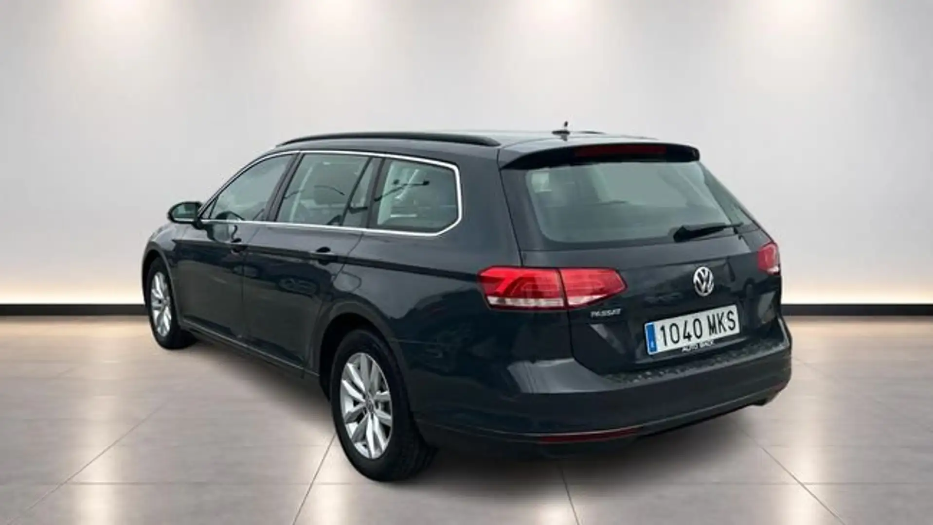 Volkswagen Passat 1.5 TSI DSG ADVANCE VARIANT 150 5P Gris - 2