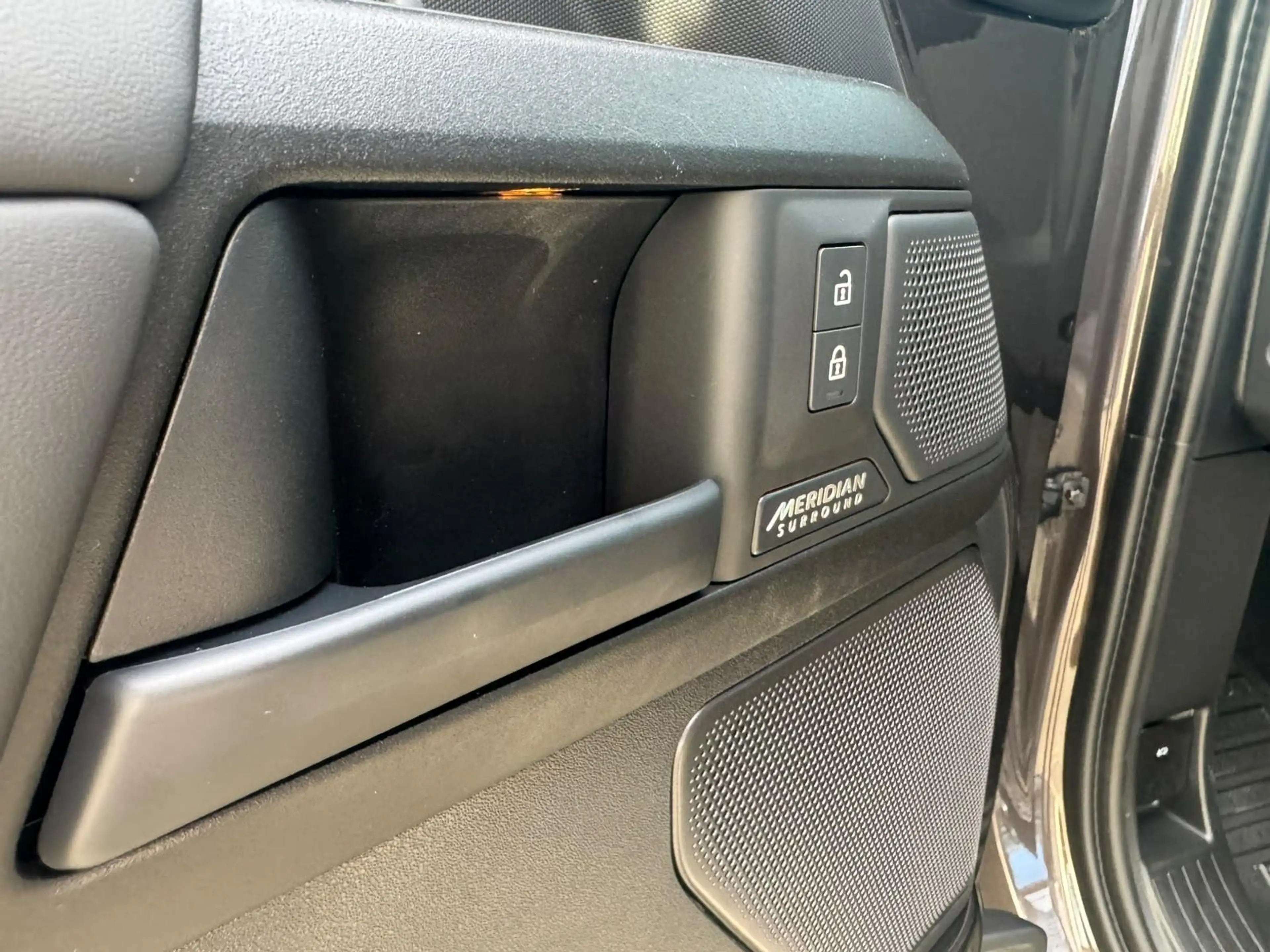Land Rover Defender 110 P635 OCTA — photo 11