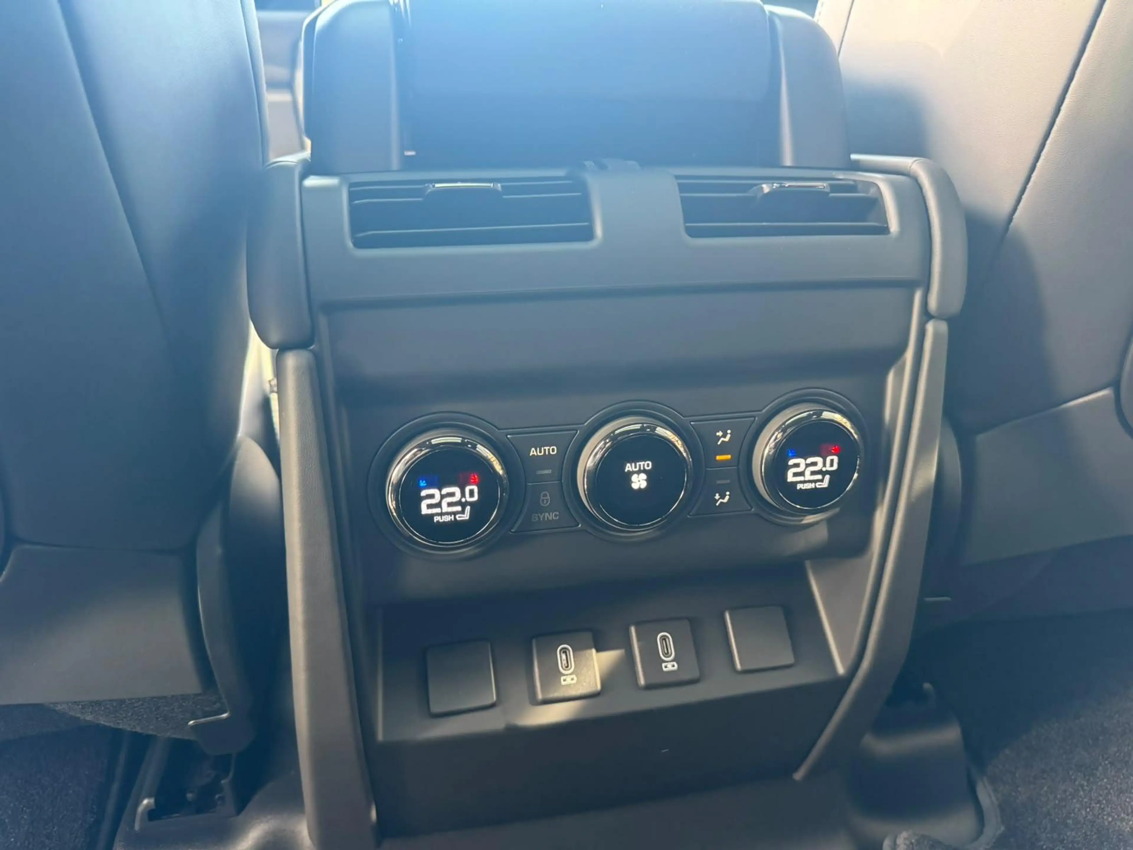 Land Rover Defender 110 P635 OCTA — photo 14