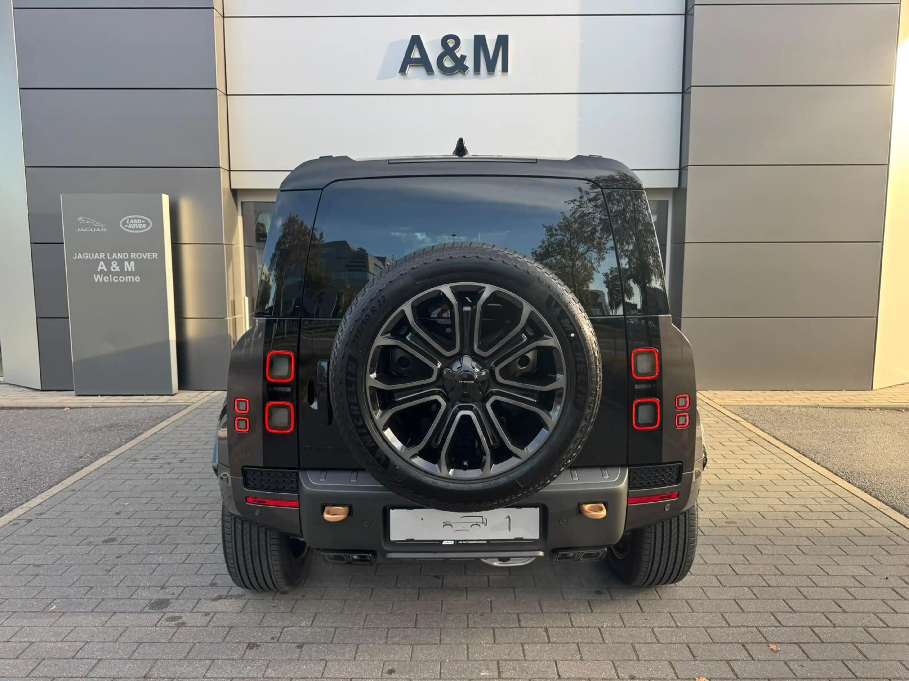 Land Rover Defender 110 P635 OCTA — photo 4