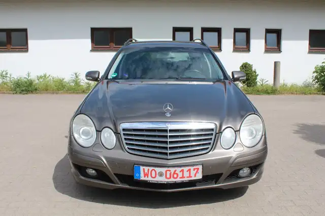 Mercedes-Benz E 220 CDI T CLASSIC