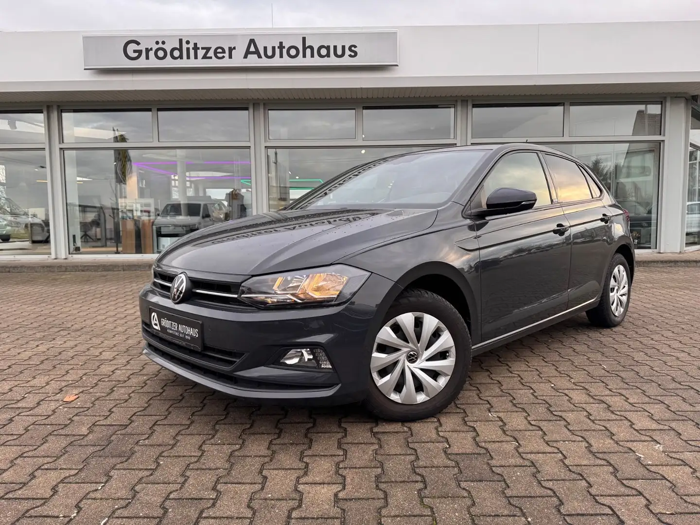 Volkswagen Polo Active DSG APP|SHZ|PDC|GRA|LED Grau - 2