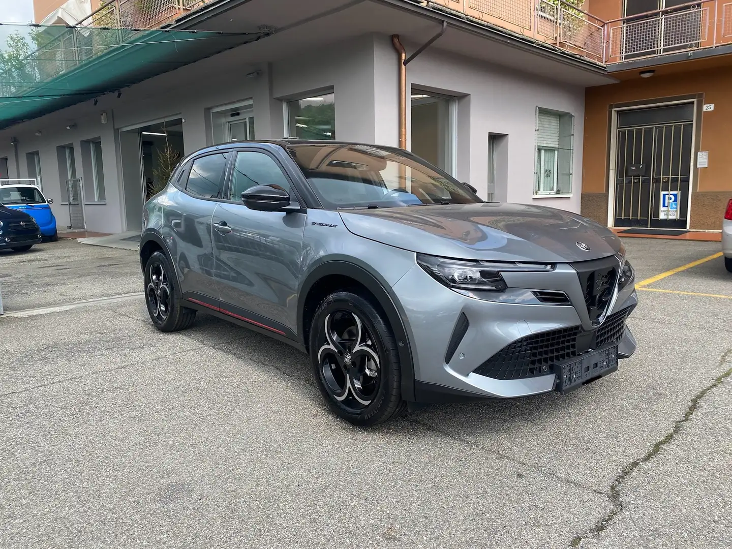 Alfa Romeo Junior 1.2 ibrida Speciale 145cv edct6 Grigio - 2