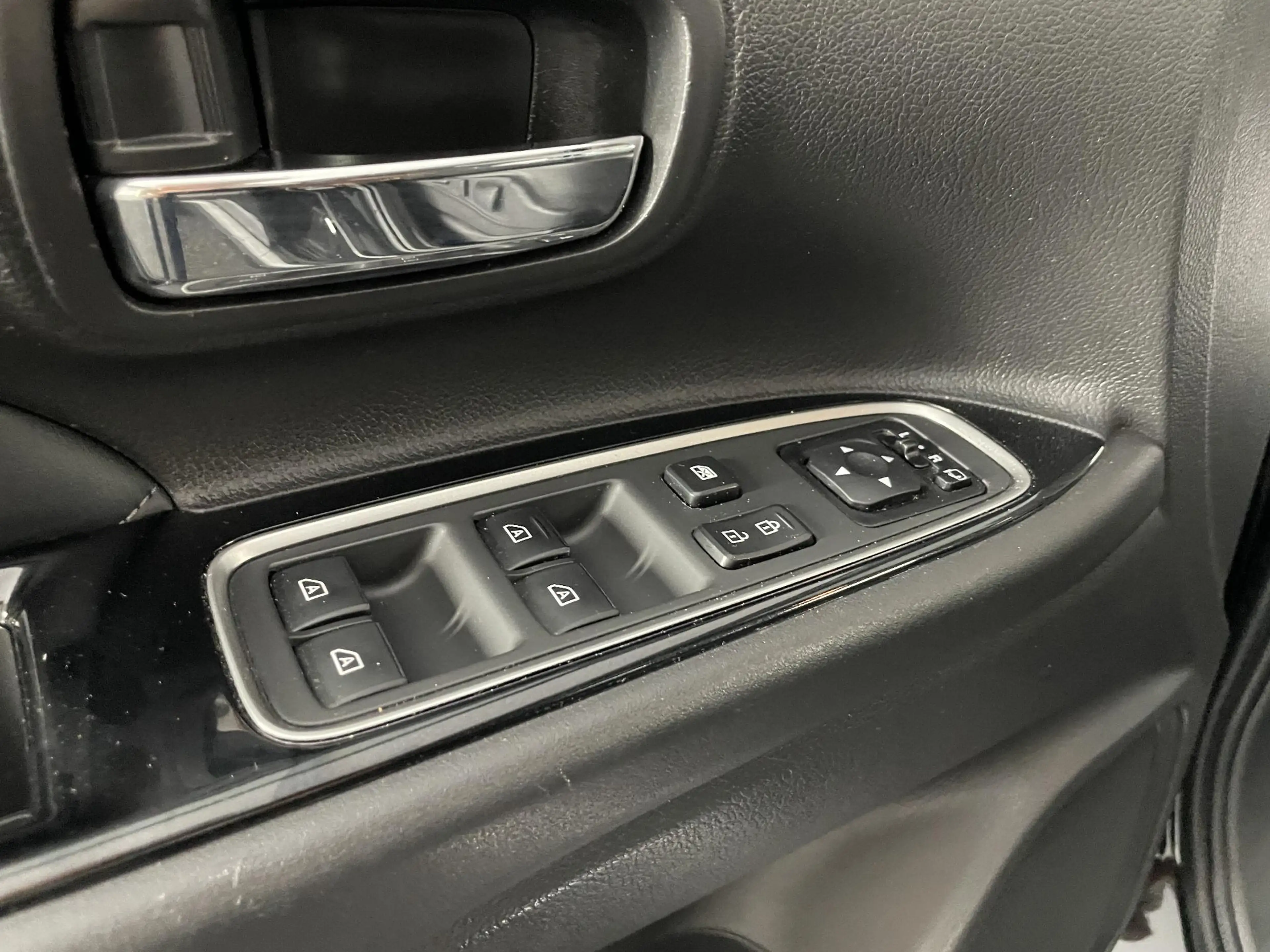 Mitsubishi Outlander 2.4 PHEV Intense+ | Schuif-kanteldak | Leder | Plu — photo 32