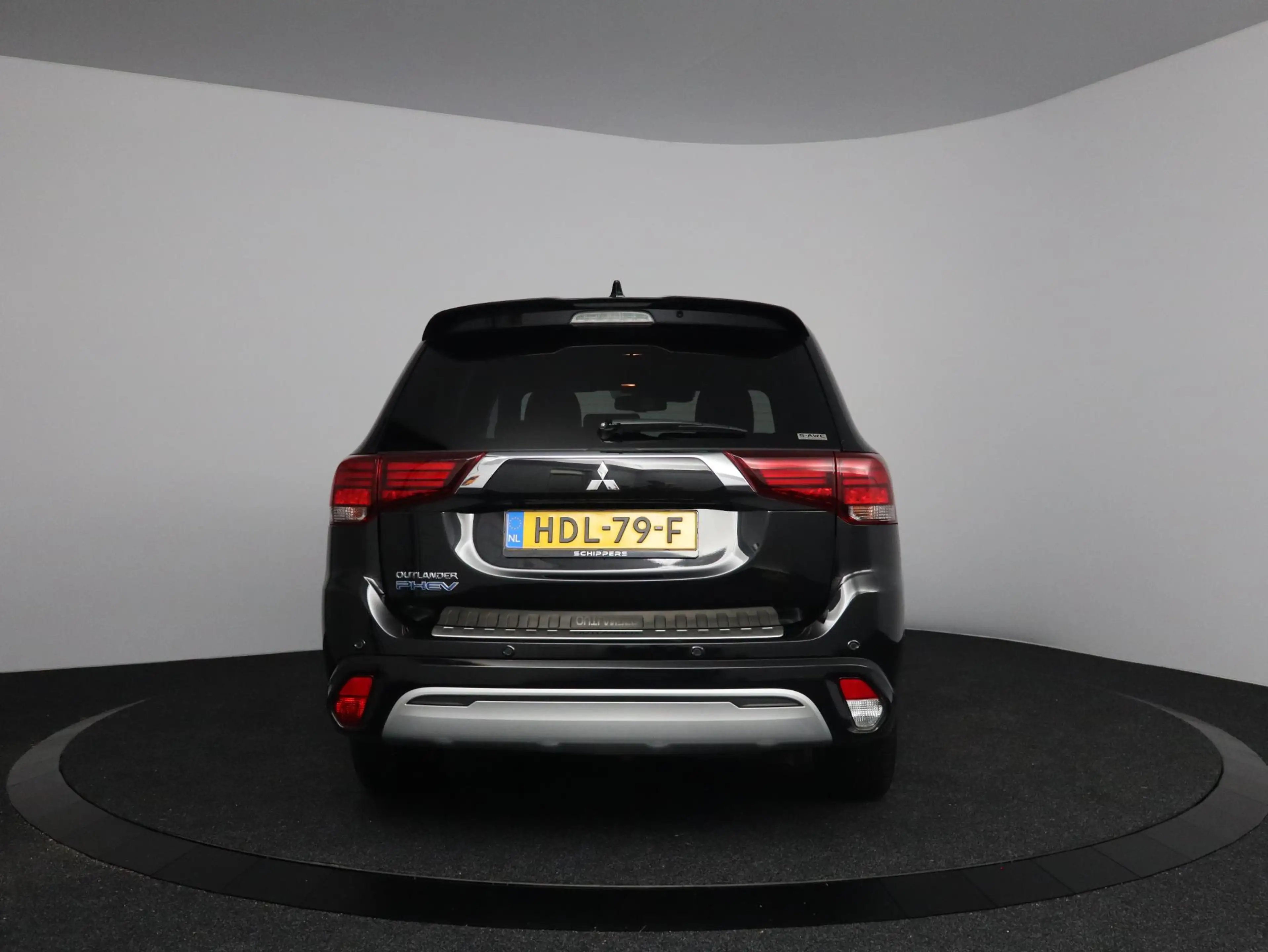 Mitsubishi Outlander 2.4 PHEV Intense+ | Schuif-kanteldak | Leder | Plu — photo 8
