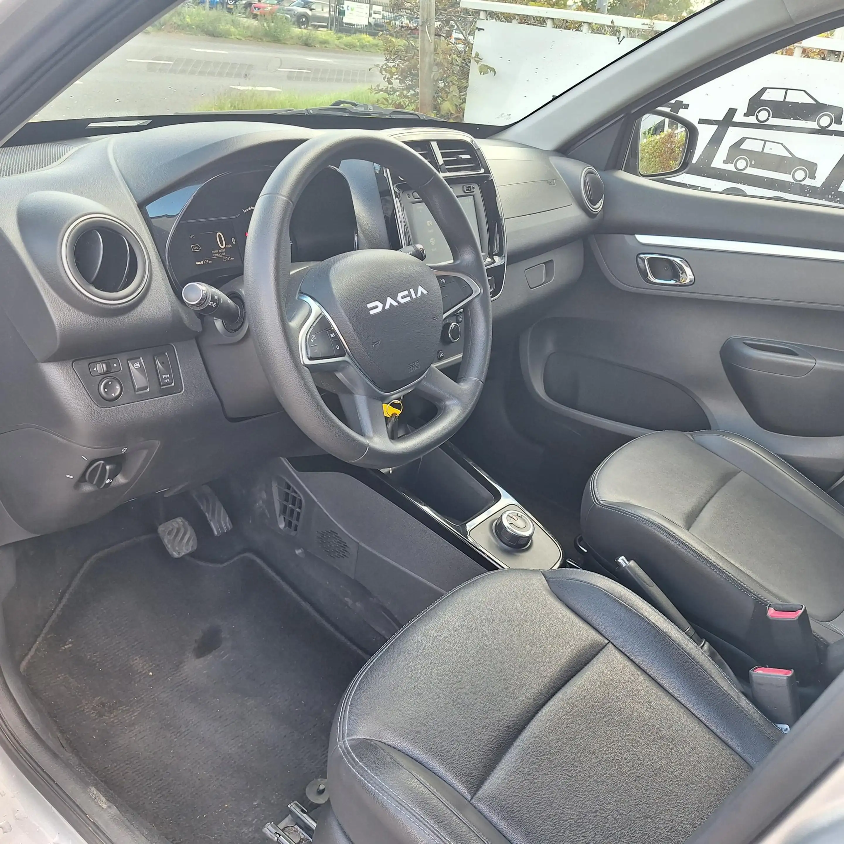 Dacia Spring Expression 27 kWh | SOH 92% | Navigatie | All Weat — photo 12