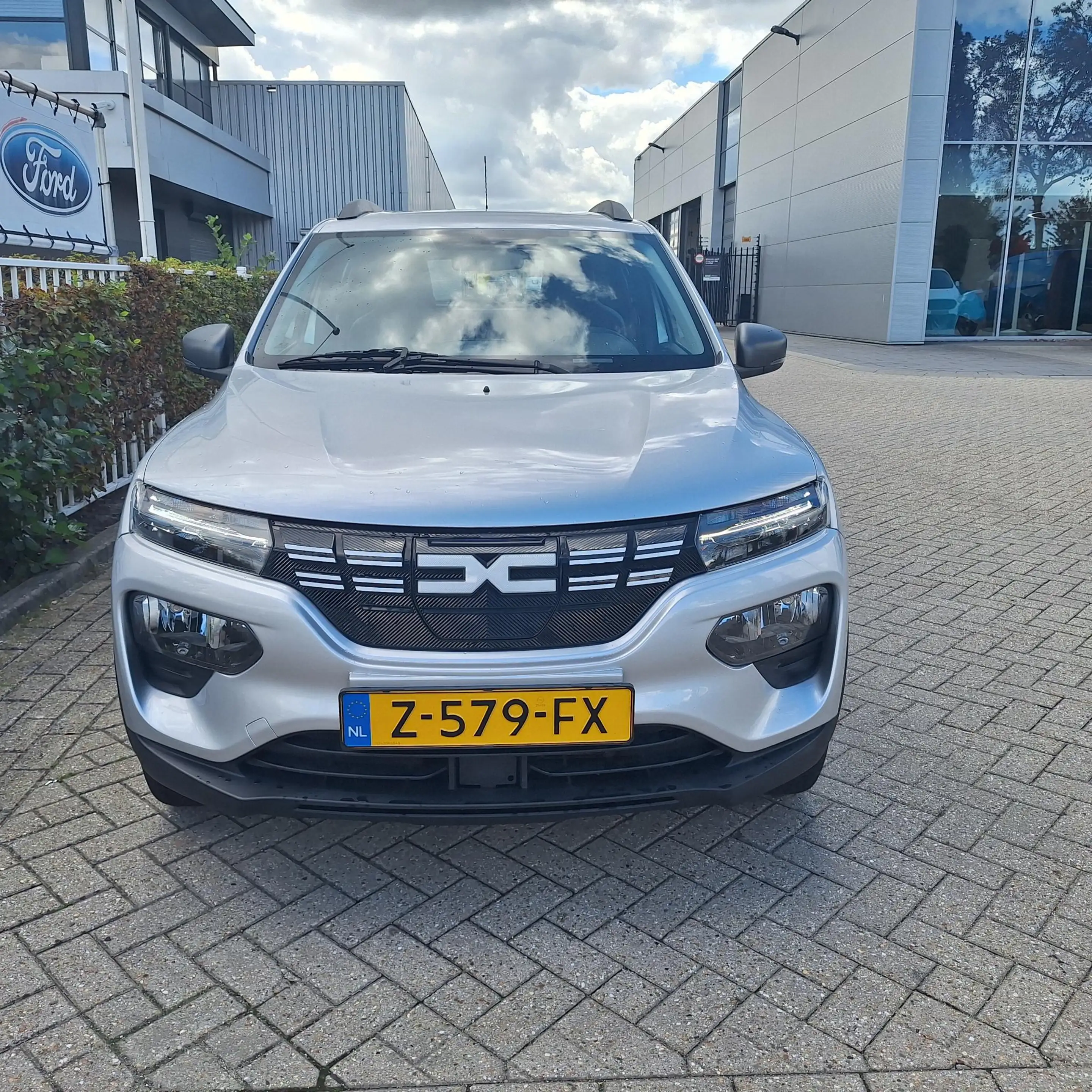 Dacia Spring Expression 27 kWh | SOH 92% | Navigatie | All Weat — photo 2