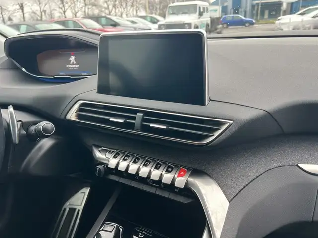 Peugeot 3008 view 12