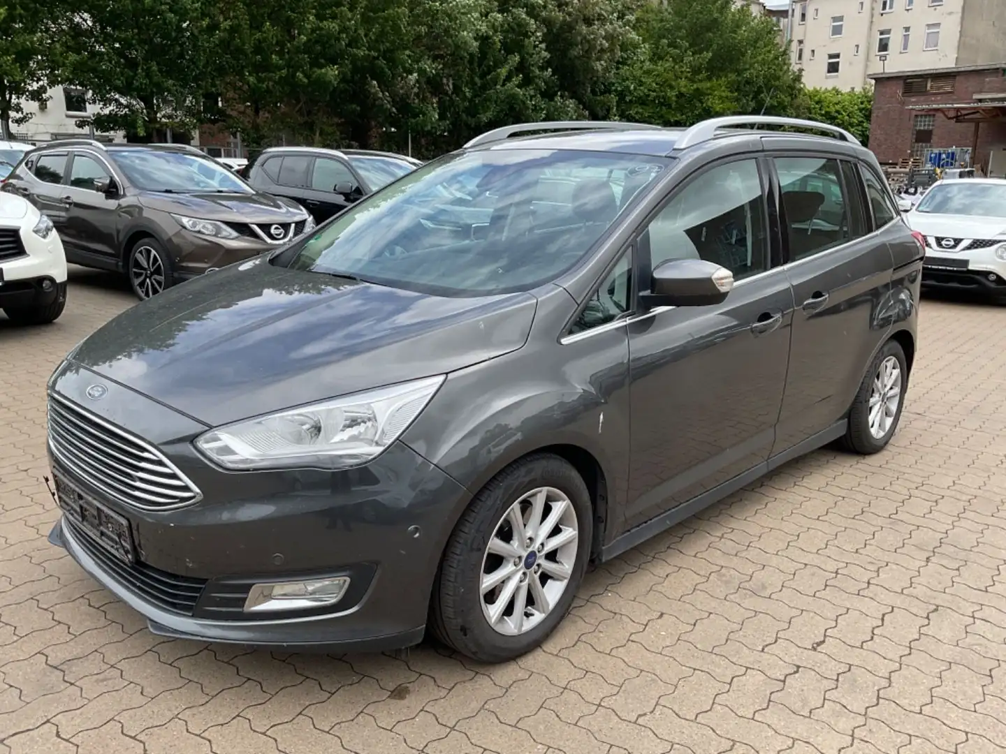 Ford Grand C-Max Grand C-MAX Titanium Šedá - 1