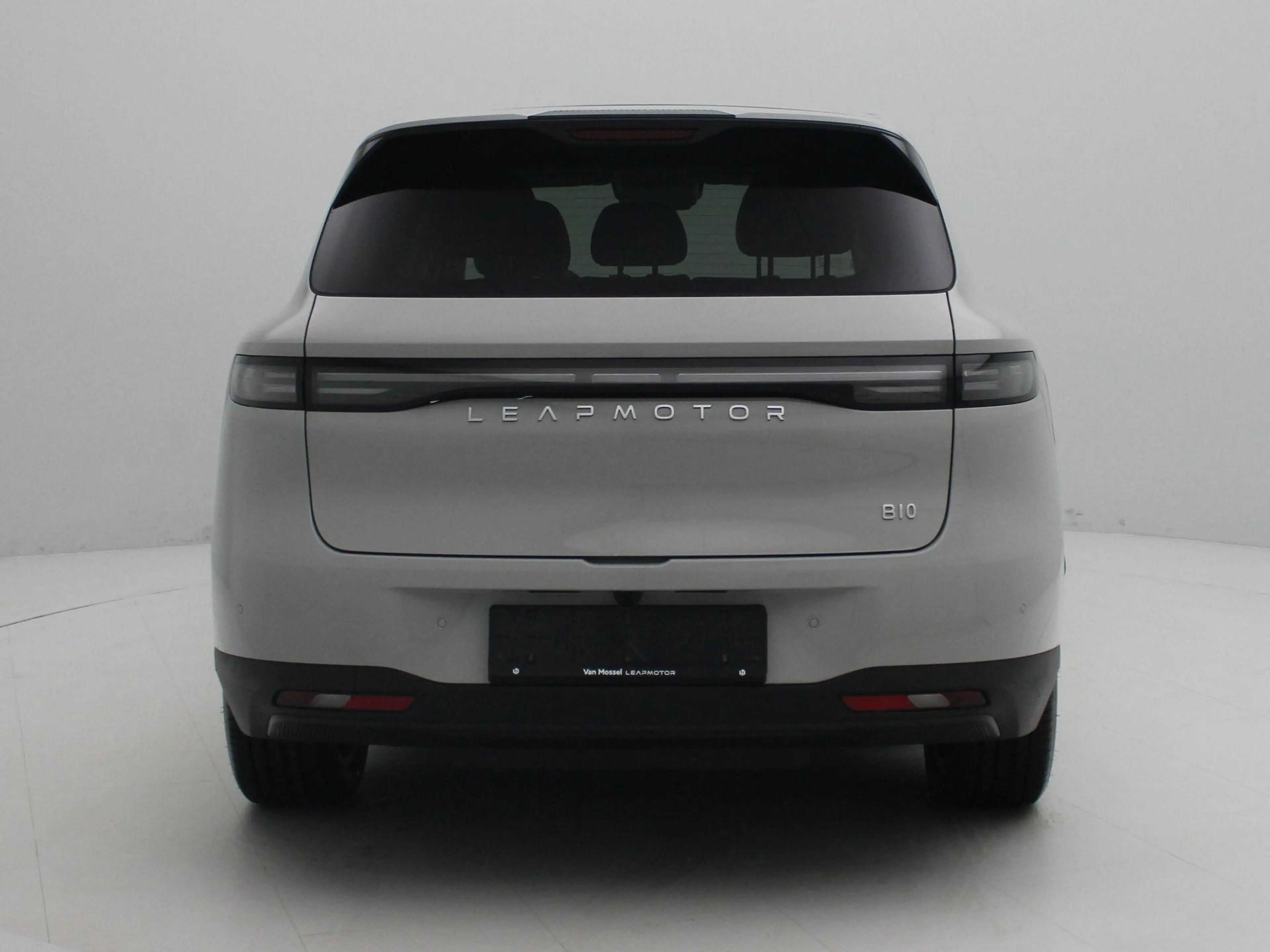Leapmotor B10 Design ProMax 67.1 kWh | DEMO SALE | VAN € 34.245, — photo 5