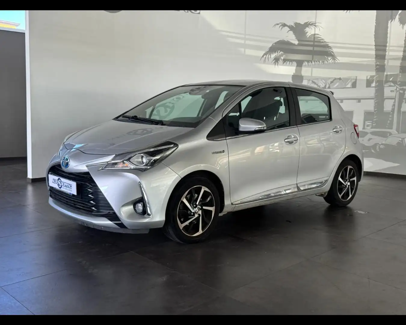 Toyota Yaris 3ª serie 1.5 Hybrid 5 porte Style Gris - 1