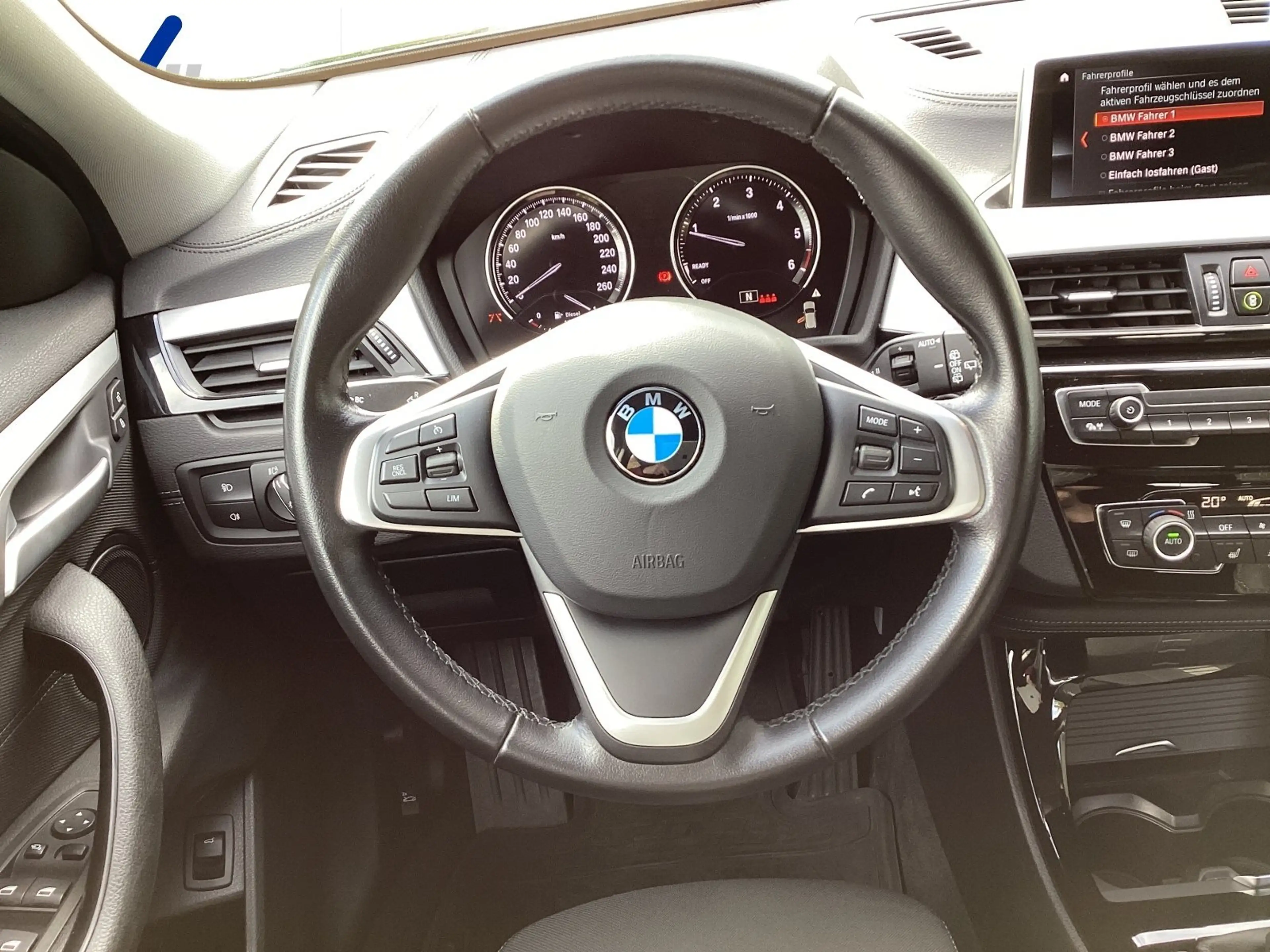 BMW X2 sDrive18d Advantage DAB LED Kamera — photo 11