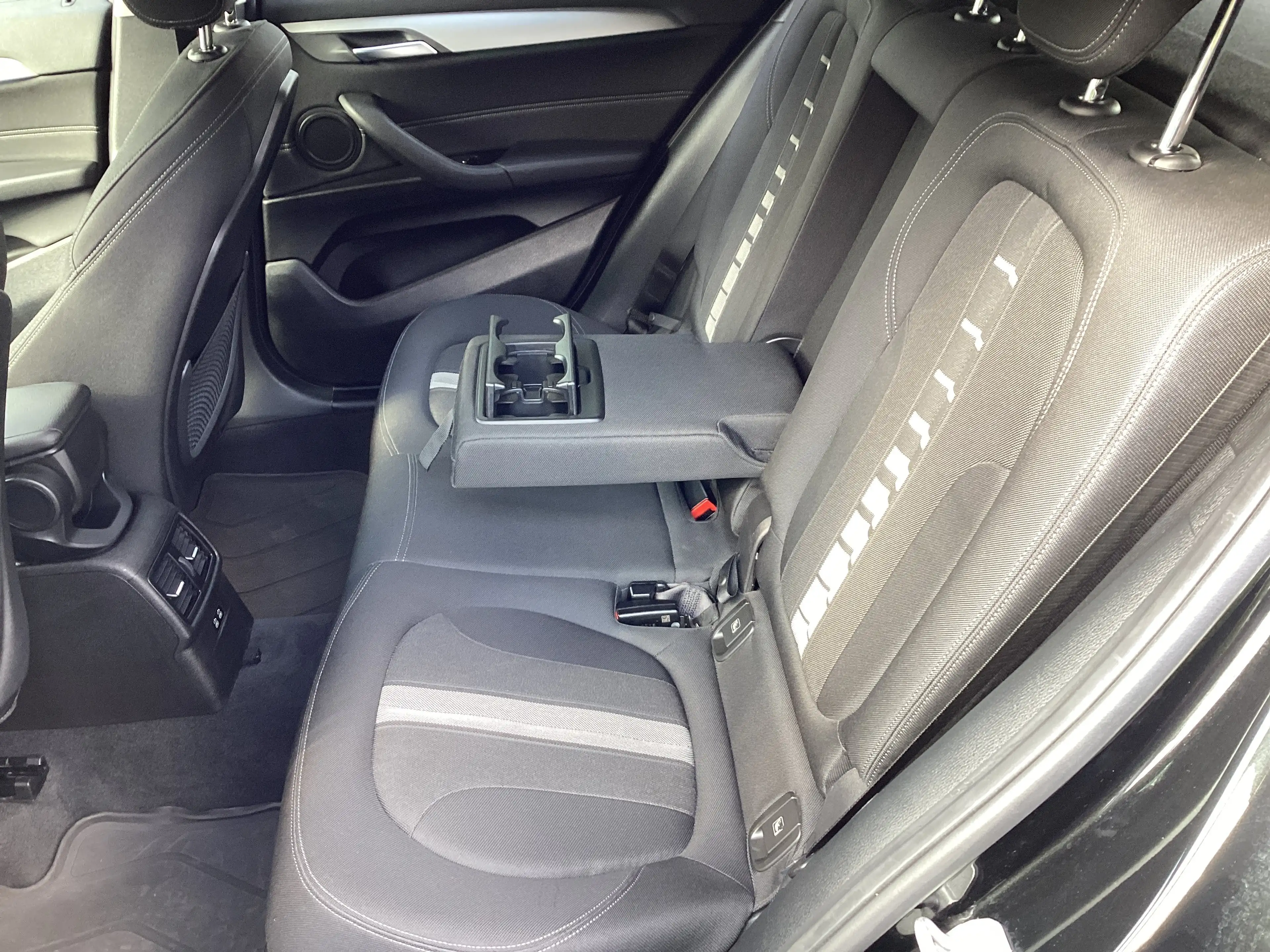 BMW X2 sDrive18d Advantage DAB LED Kamera — photo 14