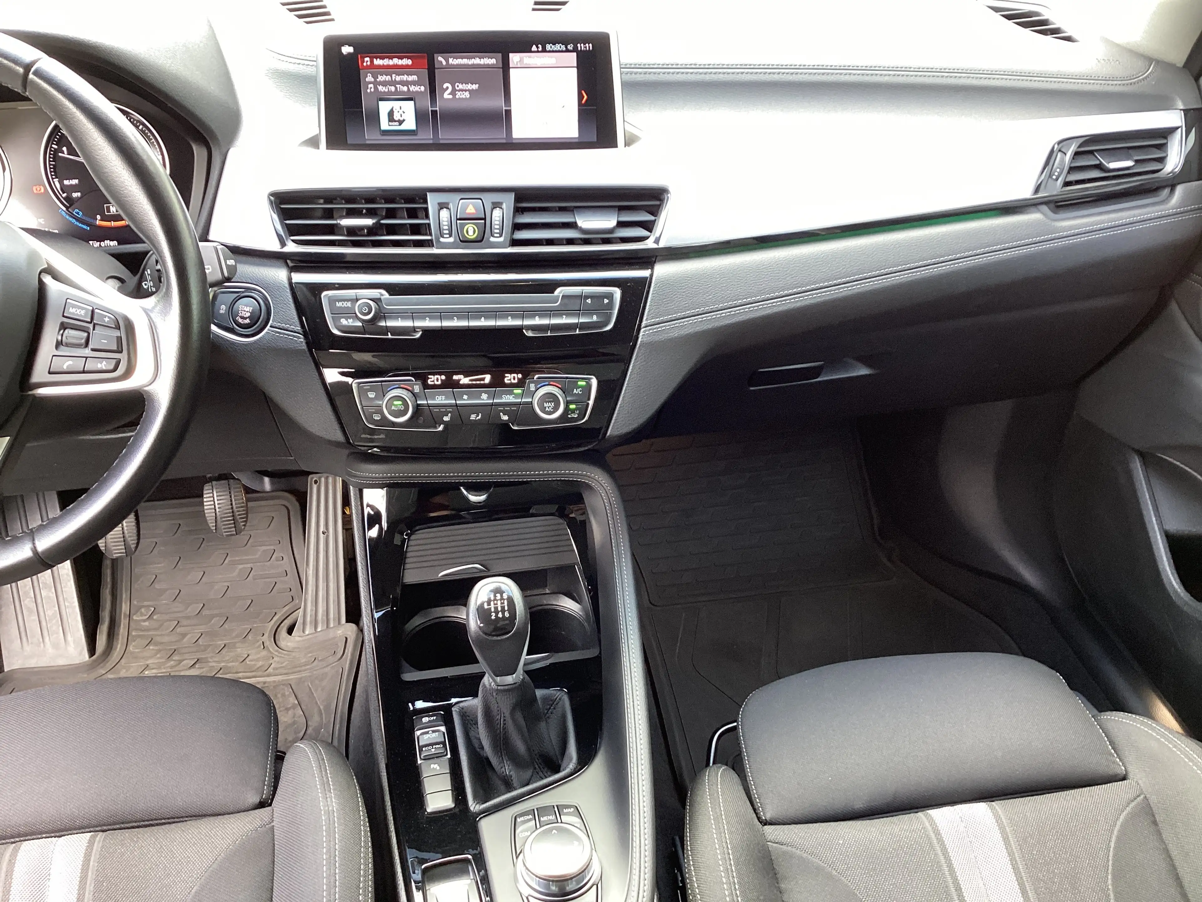 BMW X2 sDrive18d Advantage DAB LED Kamera — photo 13
