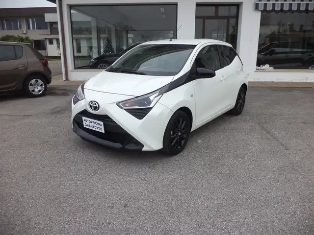Toyota Aygo Aygo 5p 1.0 x-trend m-mt 72cv
