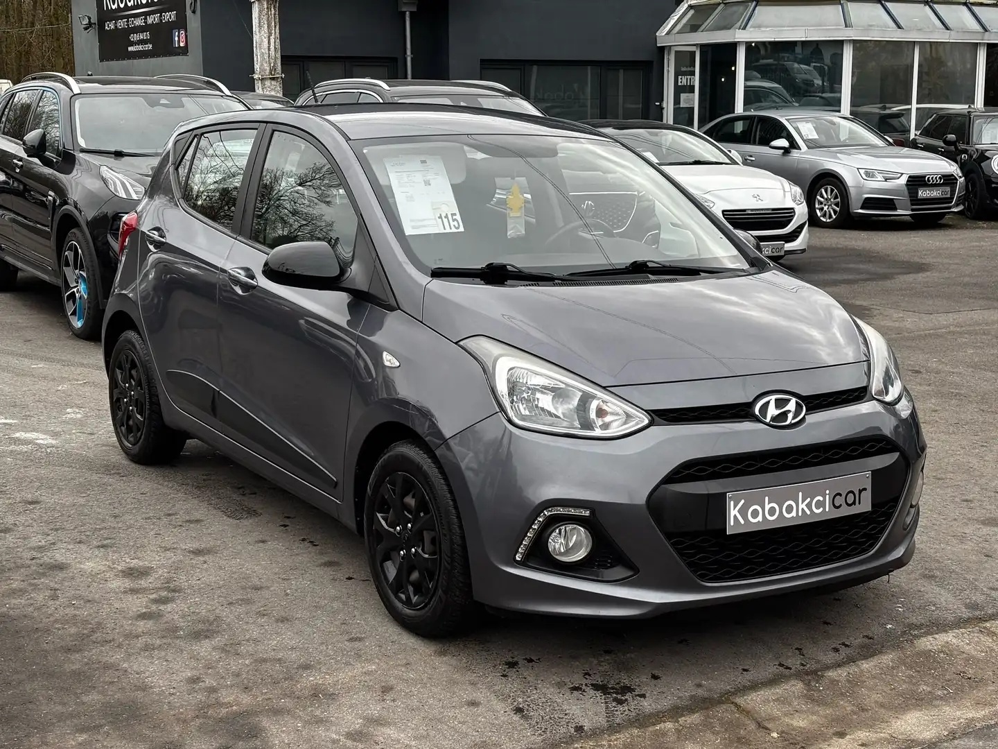 Hyundai i10 1.0i 67cv/A.C/TEL/USB/CAPT.AR/RADIOCD/GARANTIE 1AN Gris - 1