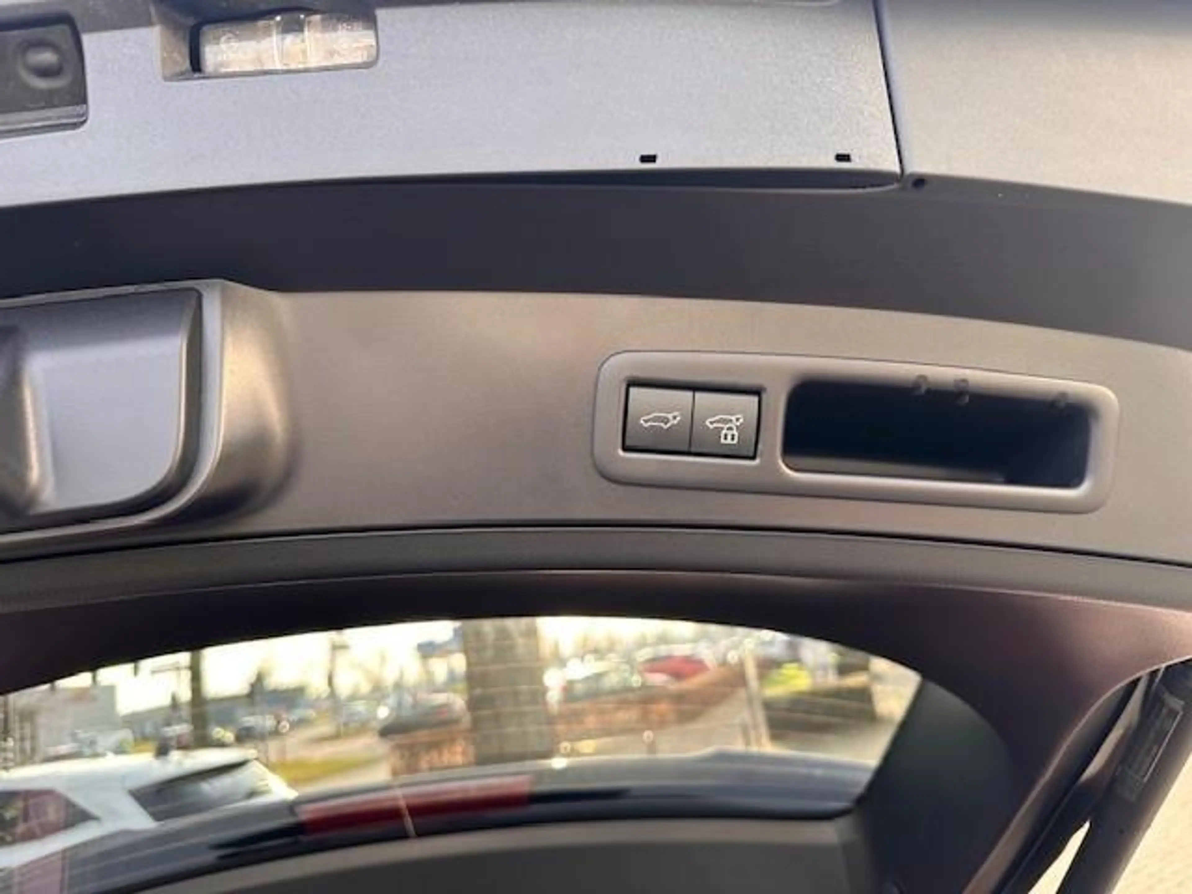 Lexus UX 300h 35th Edition — photo 11