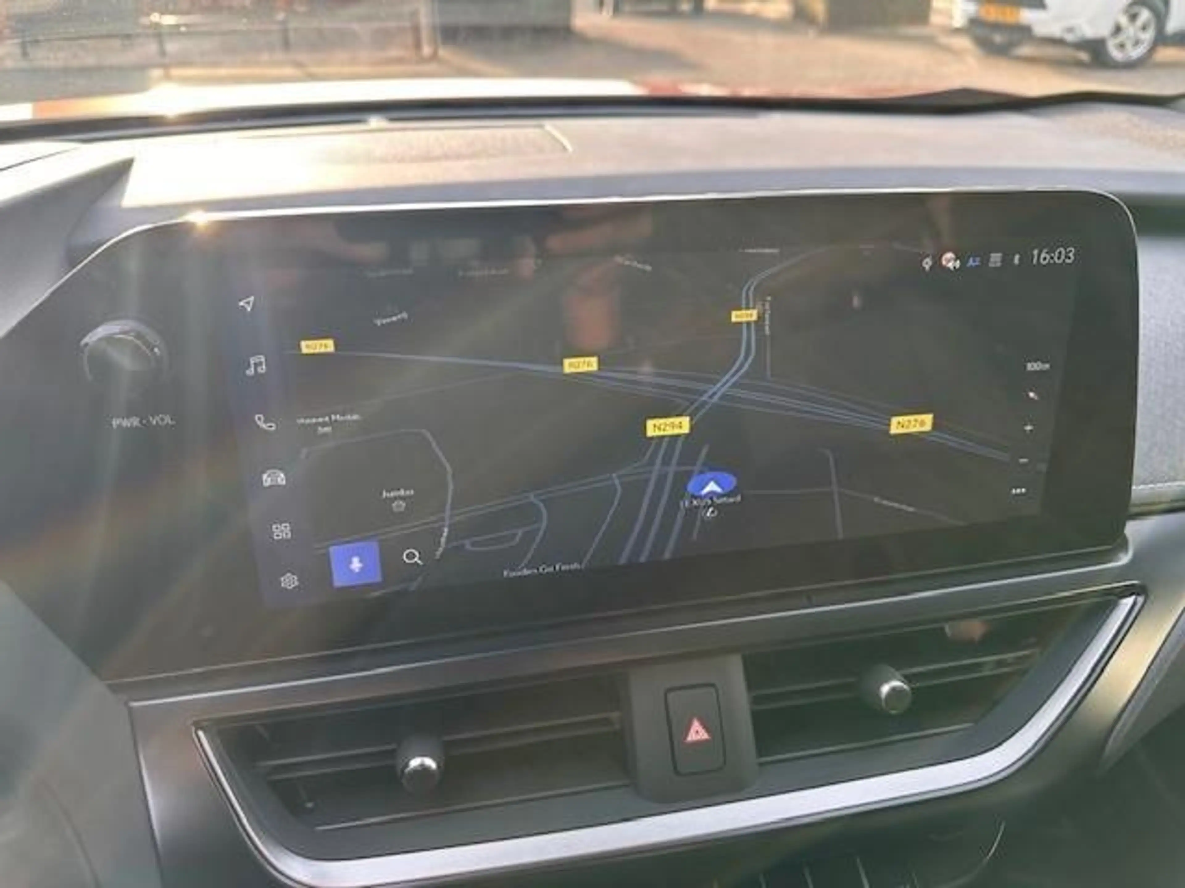 Lexus UX 300h 35th Edition — photo 13