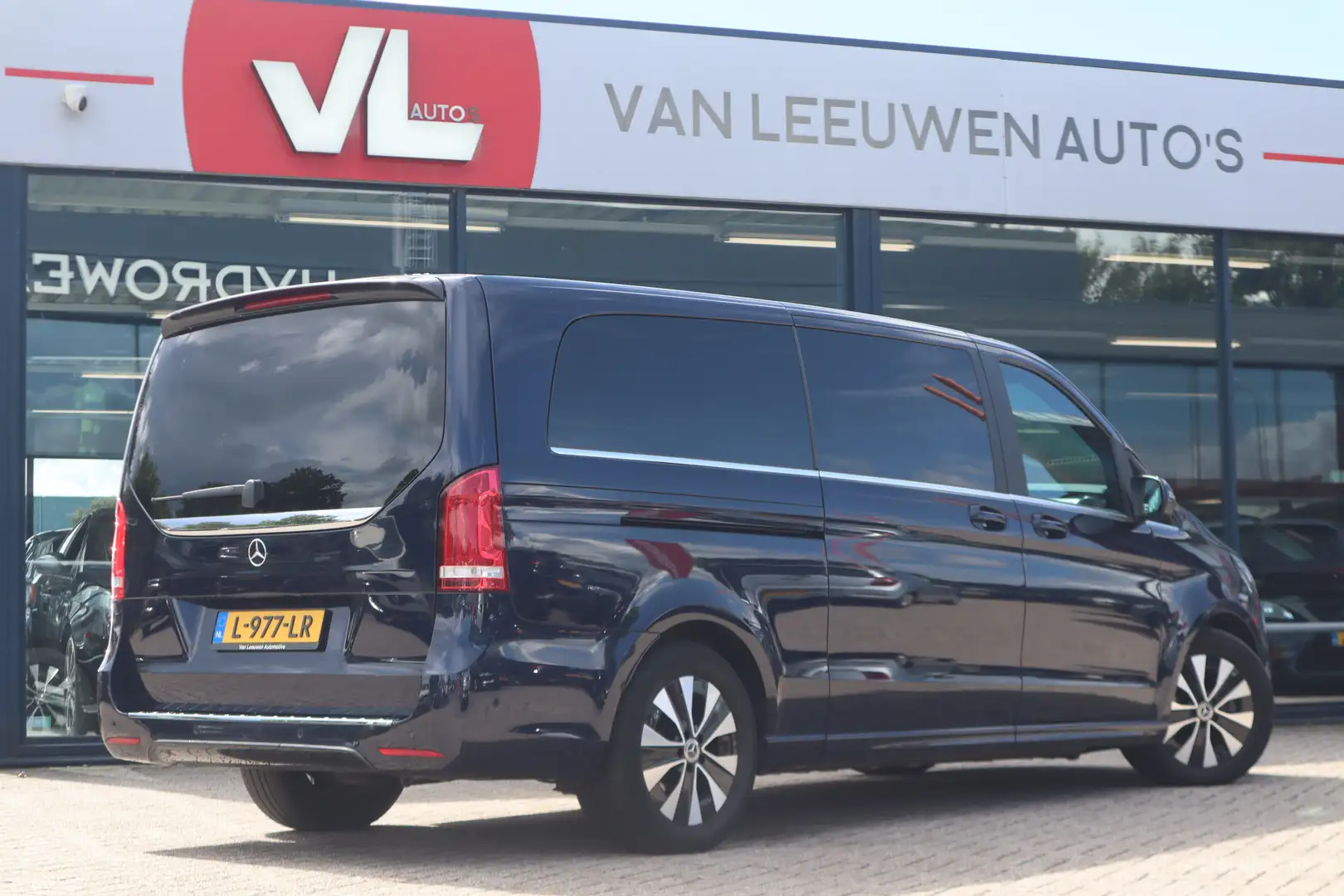 Mercedes-Benz EQV 300 L3 Business Solution Limited 90 kWh 8 Persoons | 3 Modrá - 2