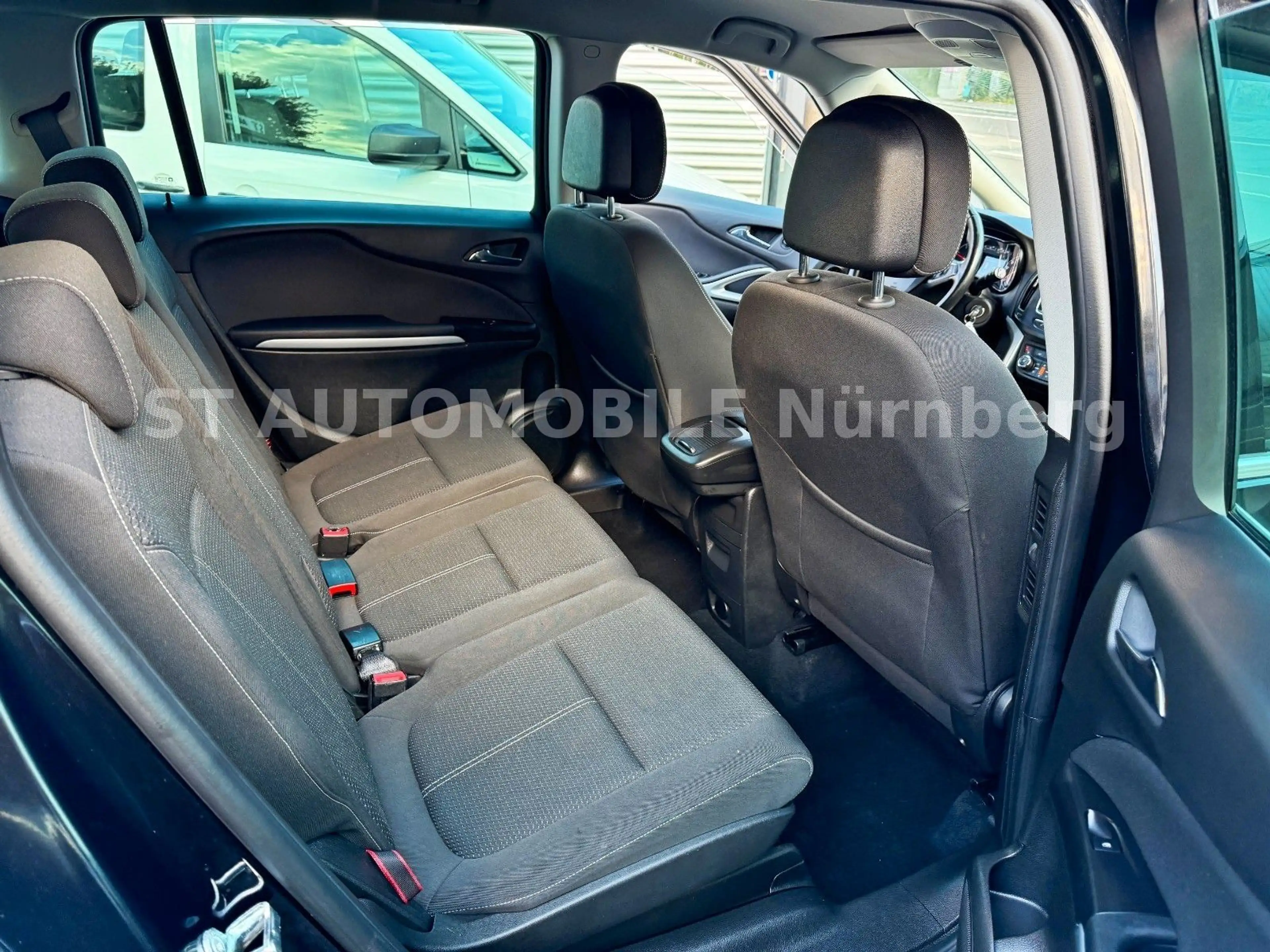 Opel Zafira Tourer 1.6 CDTI Innovation*PDC*LED*TEMPO* — photo 14