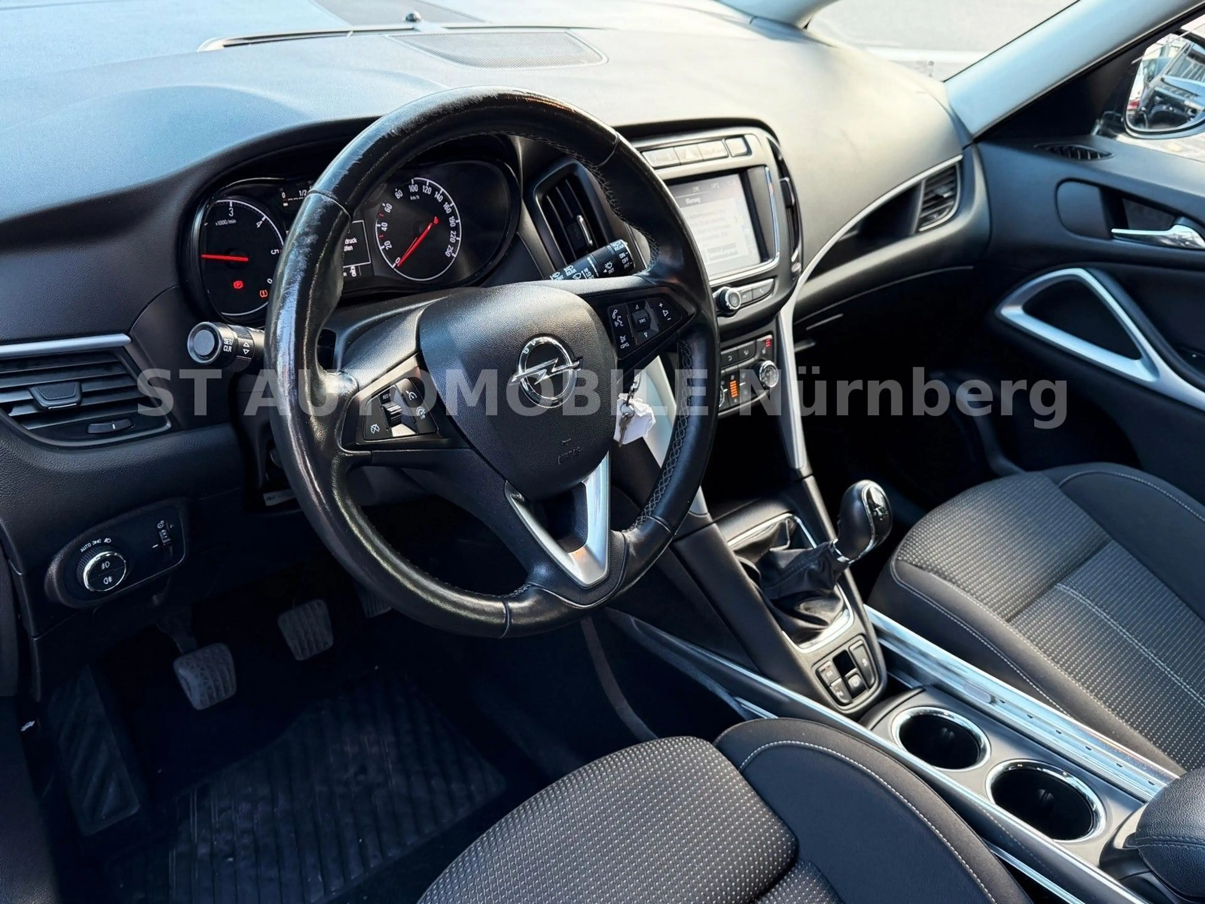 Opel Zafira Tourer 1.6 CDTI Innovation*PDC*LED*TEMPO* — photo 8