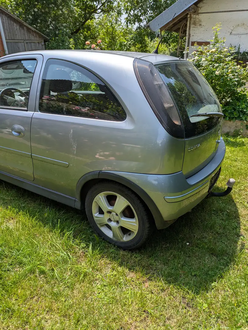 Opel Corsa Corsa  3-Türer 1.0 12V Enjoy Silber - 2