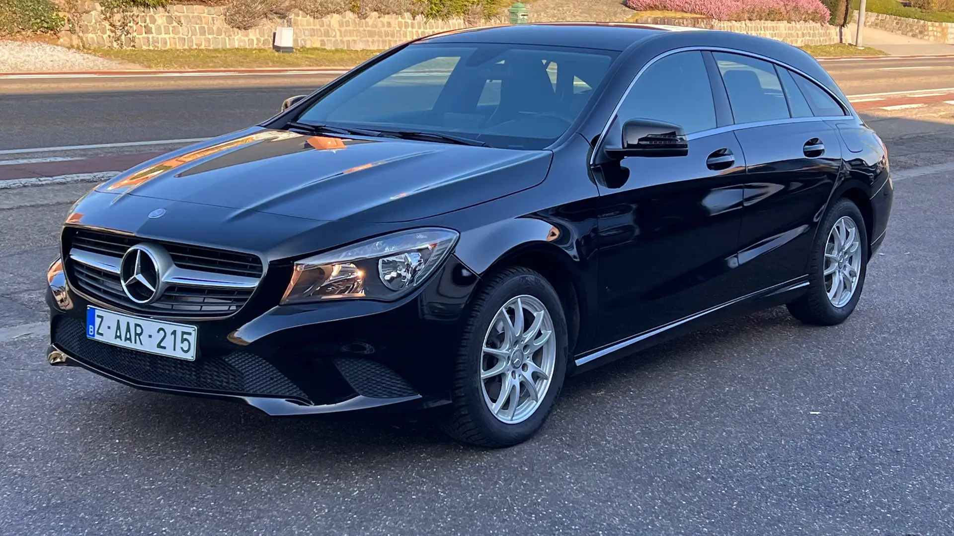 Mercedes-Benz CLA 180 CLA Shooting Brake 180 perfecte staat VELE OPTIES Noir - 1