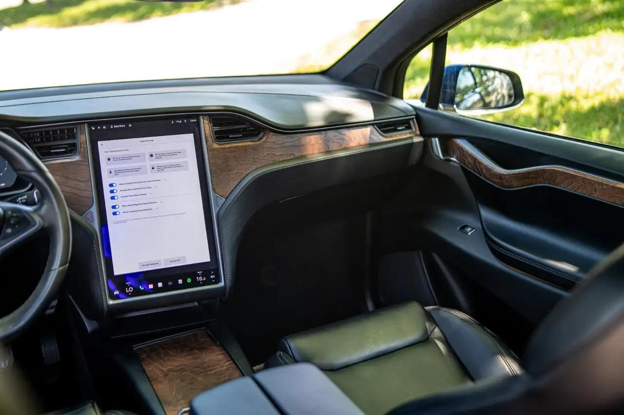 Tesla Model X снимка Tesla Model X