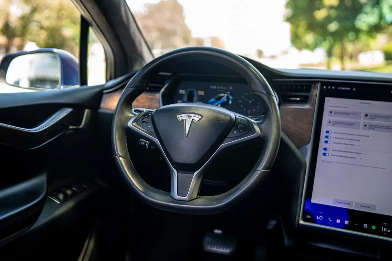 Tesla Model X снимка Tesla Model X