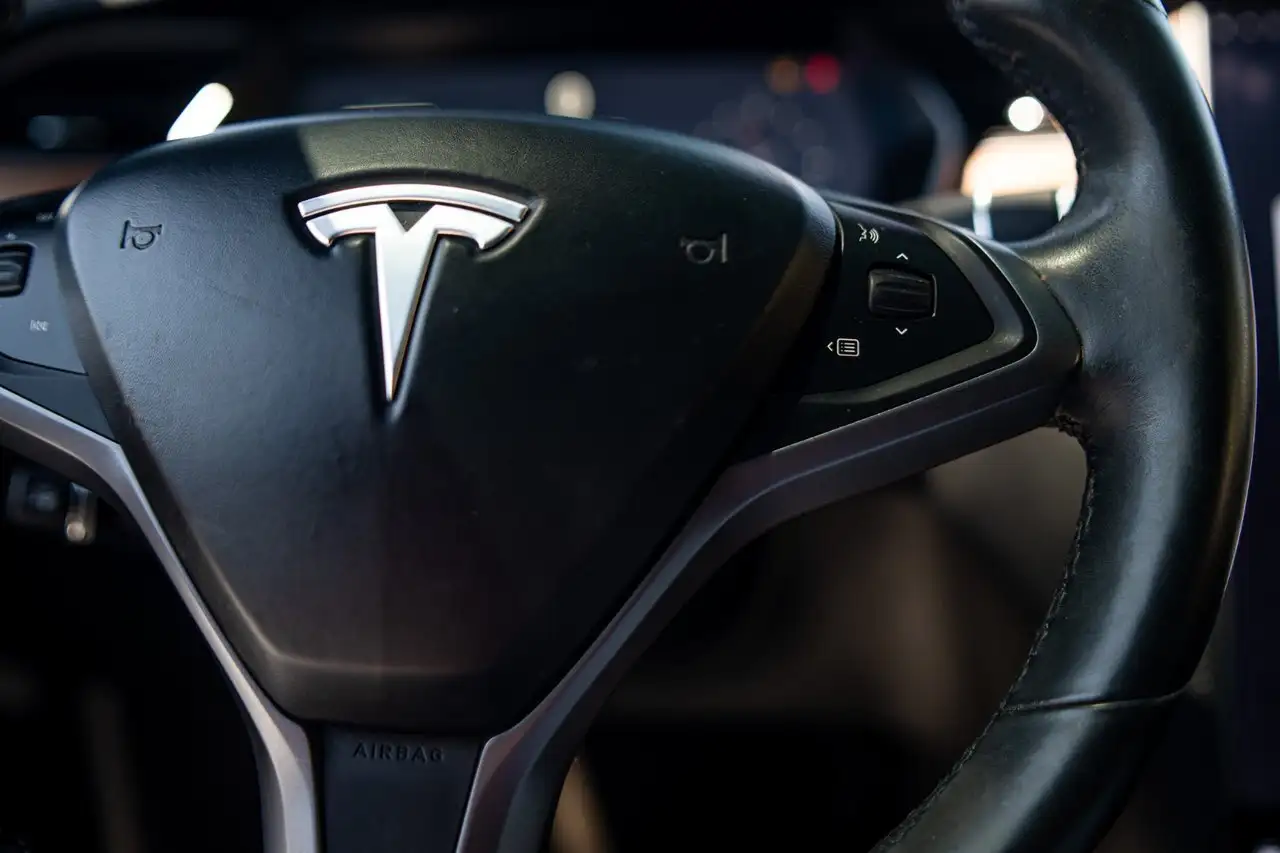 Tesla Model X снимка Tesla Model X