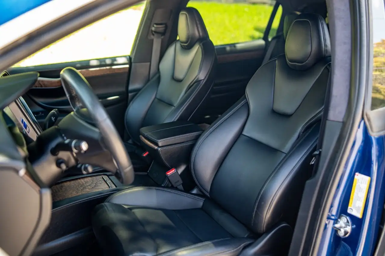 Tesla Model X снимка Tesla Model X