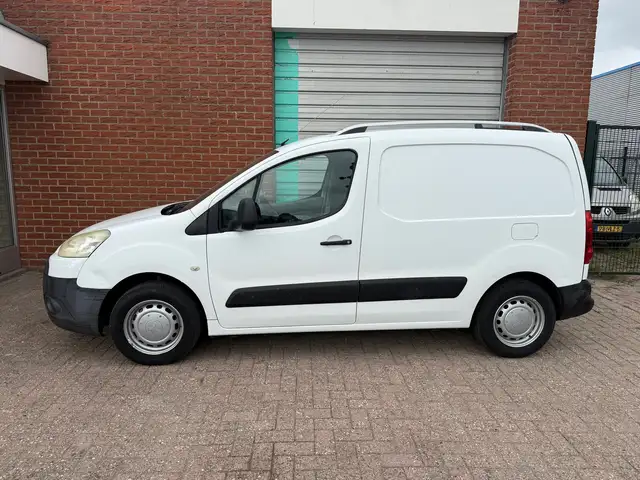 Peugeot Partner view 2