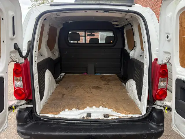 Peugeot Partner view 9