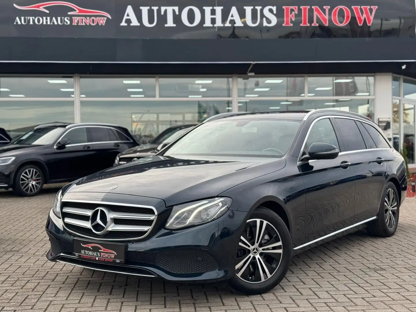 Mercedes-Benz E 250 T 9G-TRONIC"AVANTGARDE"KAMERA"NAVI"LED" Blau - 1