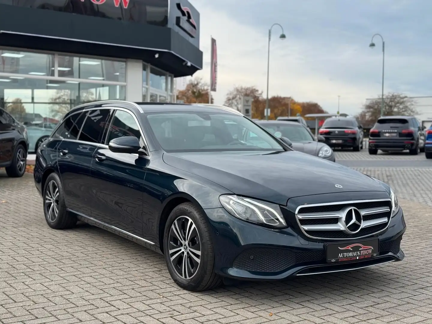 Mercedes-Benz E 250 T 9G-TRONIC"AVANTGARDE"KAMERA"NAVI"LED" Blau - 2