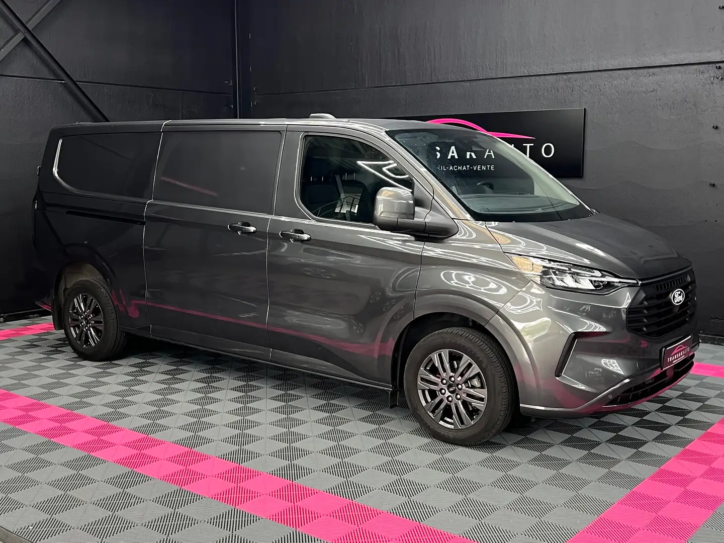 Ford Transit Custom 2.0 TDCi L2H1 Limited S/S (EU6.2) Grijs - 1
