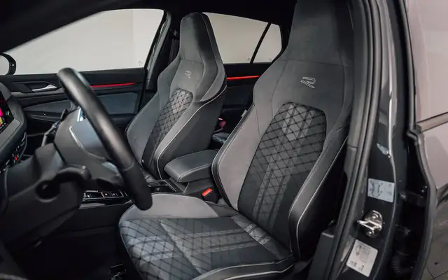 Volkswagen Golf view 9