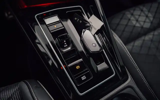 Volkswagen Golf view 20