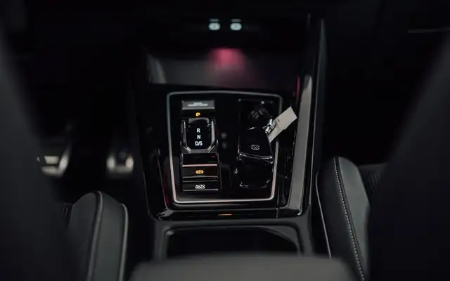 Volkswagen Golf view 19