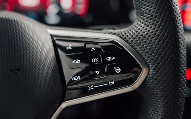 Volkswagen Golf view 14