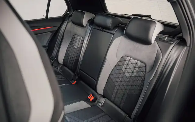 Volkswagen Golf view 8