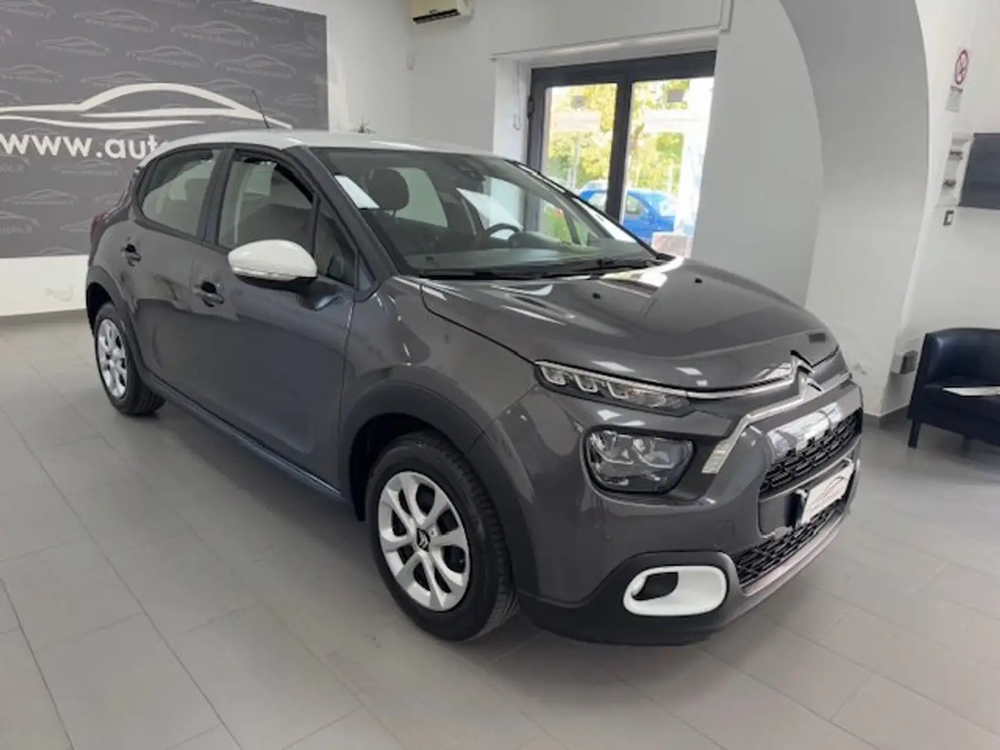Citroen C3 C3 1.2 puretech Feel 82cv neopatentati KM CERT Grigio - 2