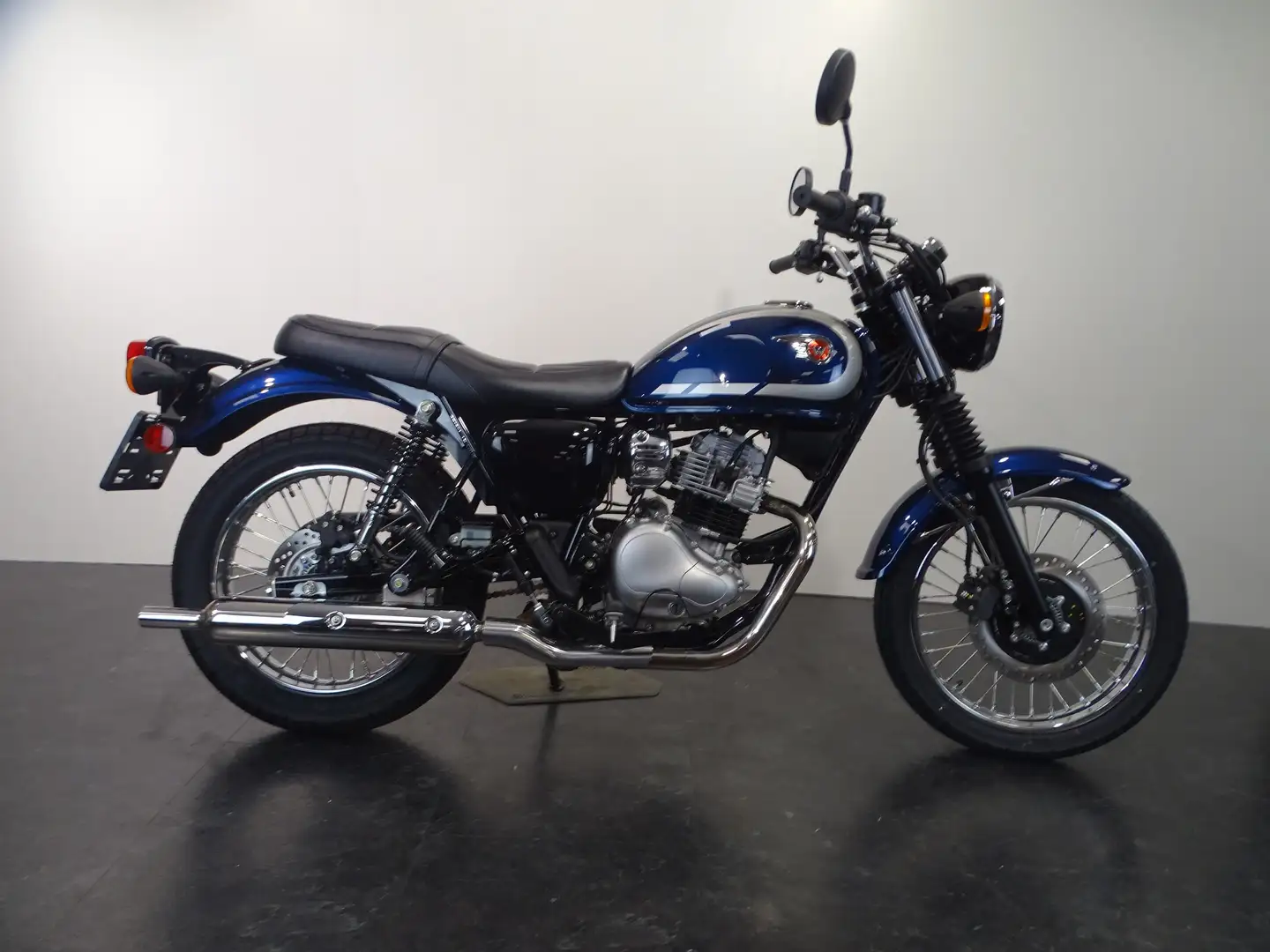 Kawasaki W 230 Blauw - 1