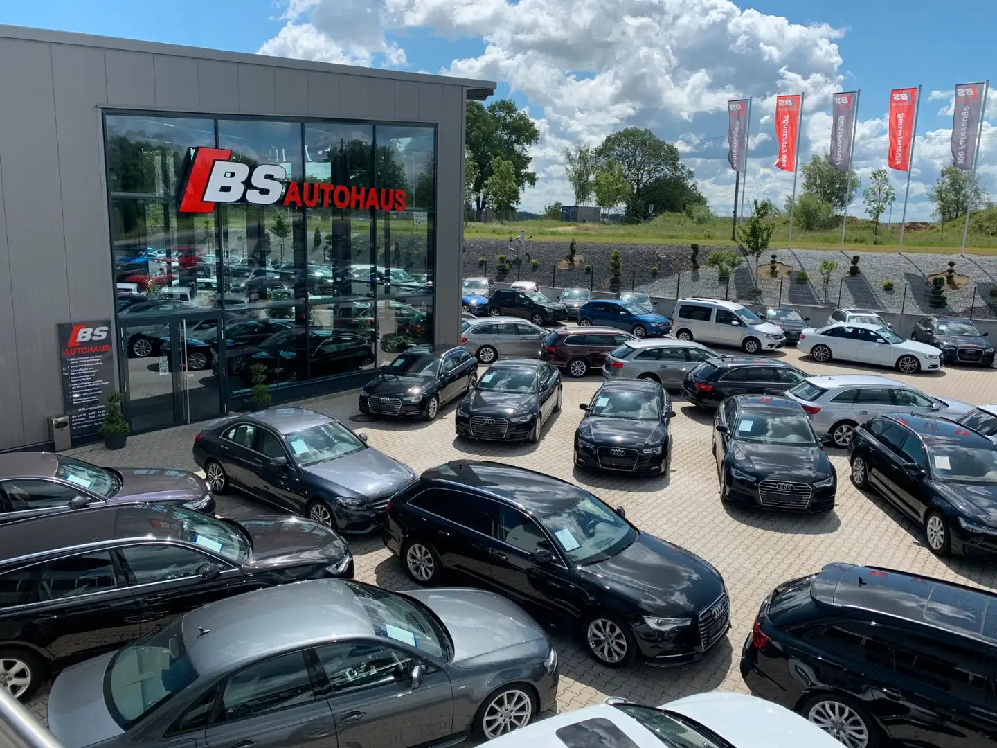 BMW 320 Baureihe 3 Coupe 320i M Sport WENIG KM. Weiß - 2