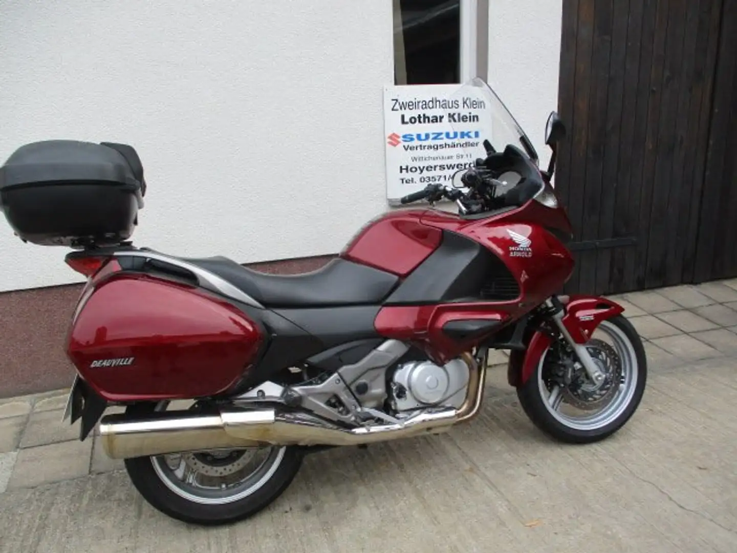 Honda NT 700 Rojo - 1