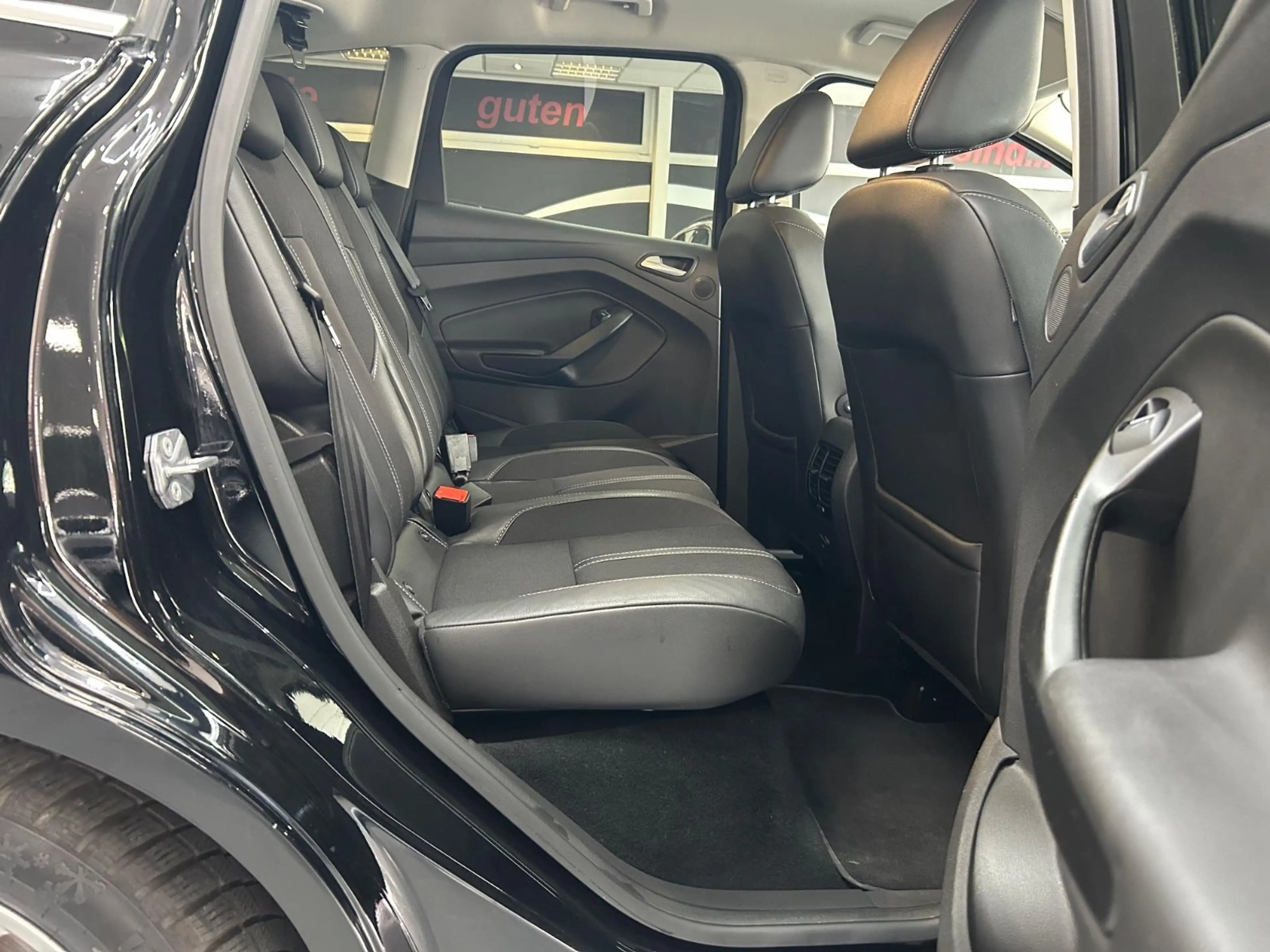 Ford C-Max C-MAX Titanium — photo 14