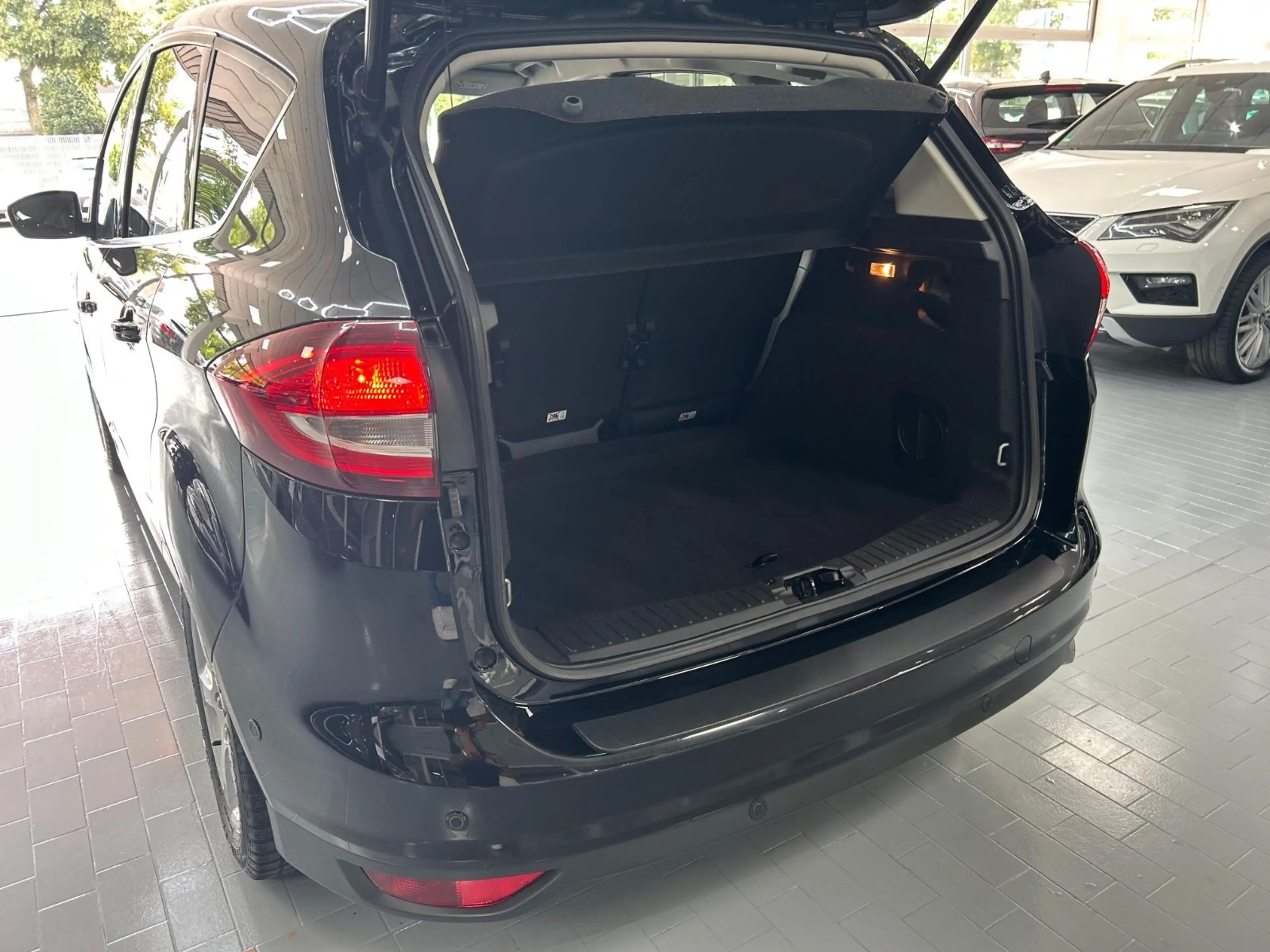 Ford C-Max C-MAX Titanium — photo 8