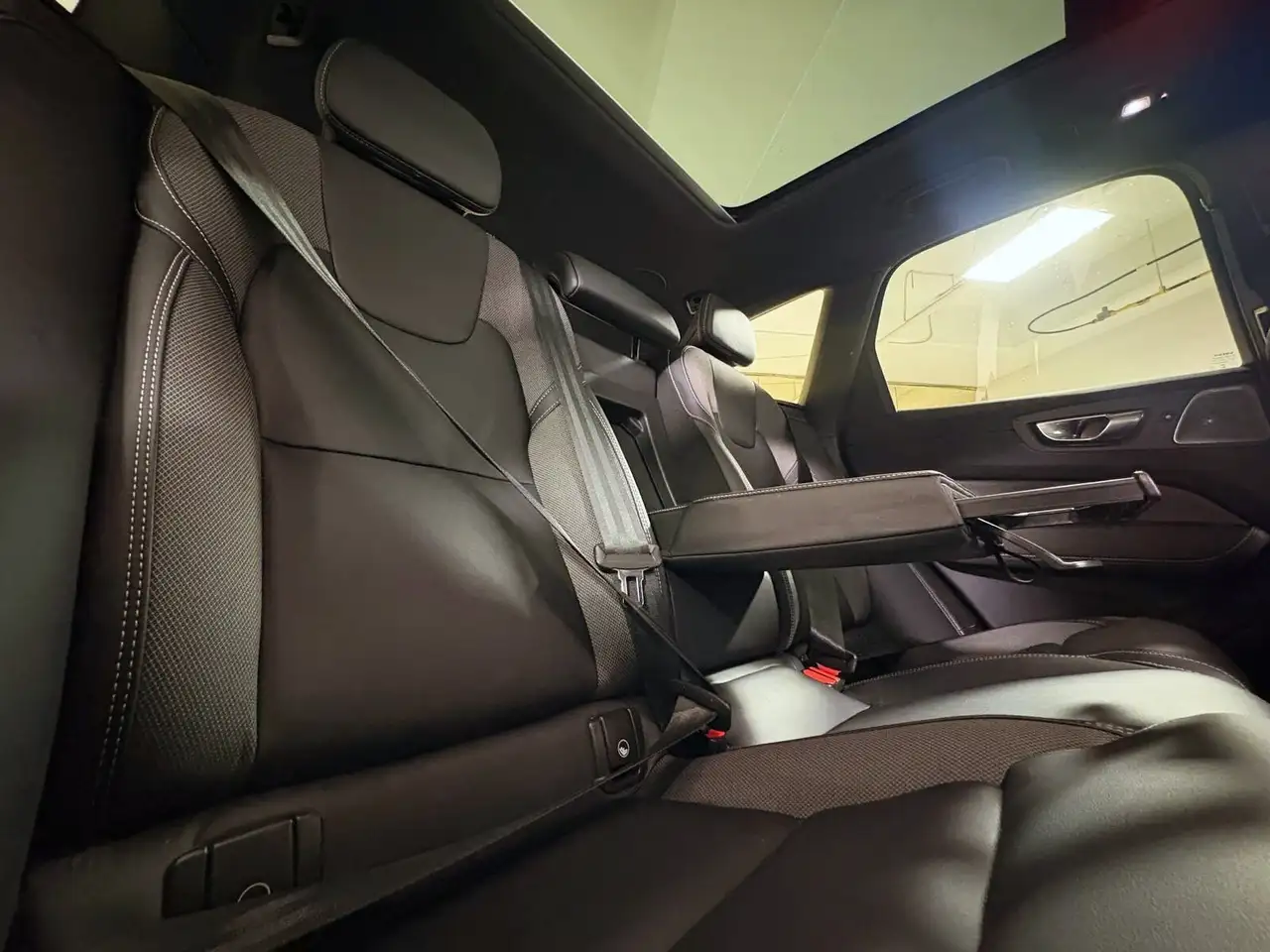 Volvo XC60 снимка Volvo XC60