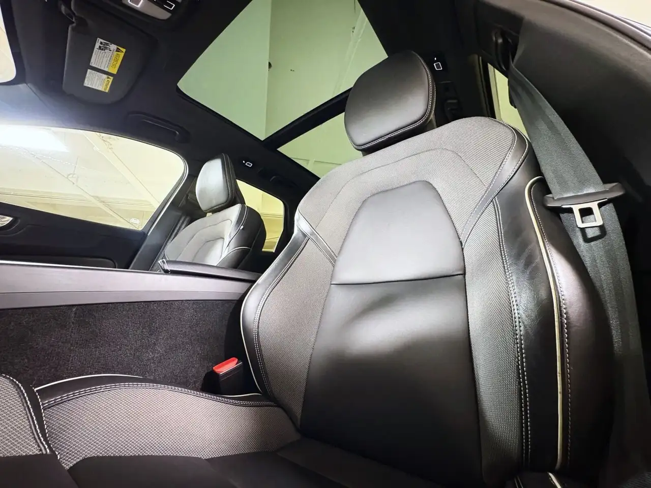 Volvo XC60 снимка Volvo XC60