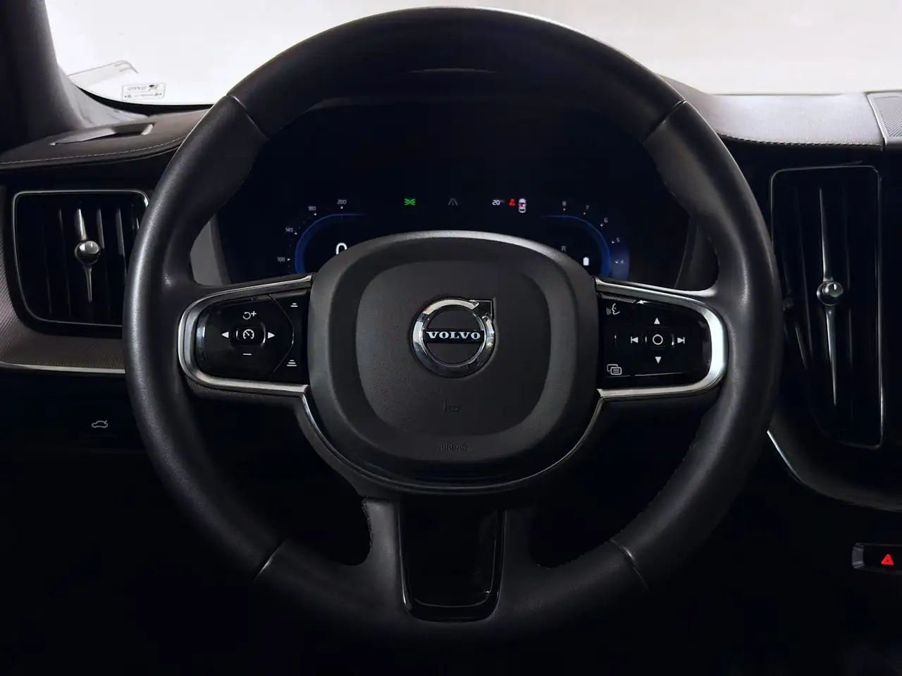 Volvo XC60 снимка Volvo XC60